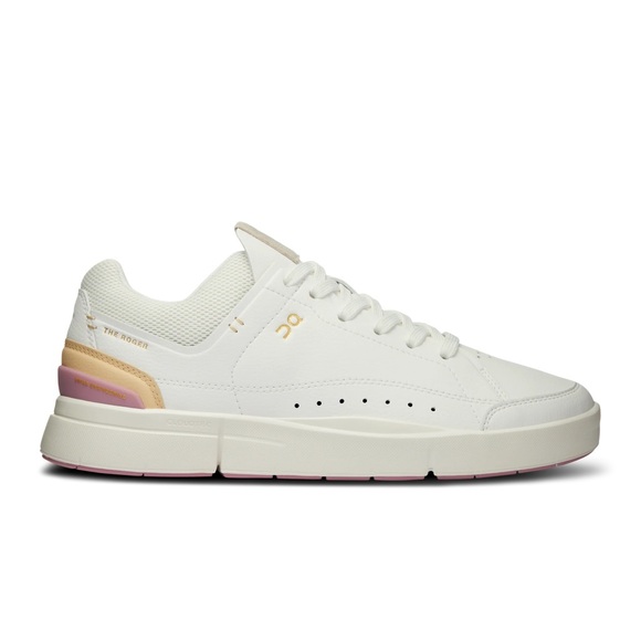 On Running Shoes - On The Roger Centre Court Women’s White Tennis Shoes Size 8